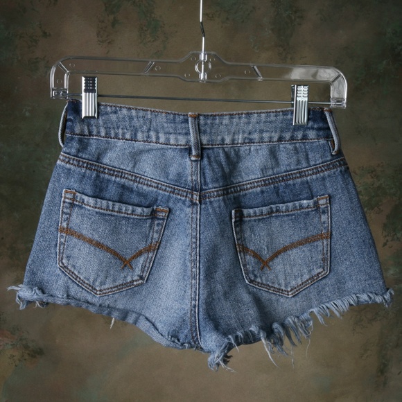 Bullhead High Rise Distressed Shorts Med Wash Sz3. - Picture 5 of 7